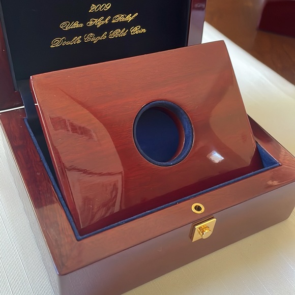 2009 Ultra High Relief double Eagle Gold Coin Display storage Case Box wood - Picture 8 of 12